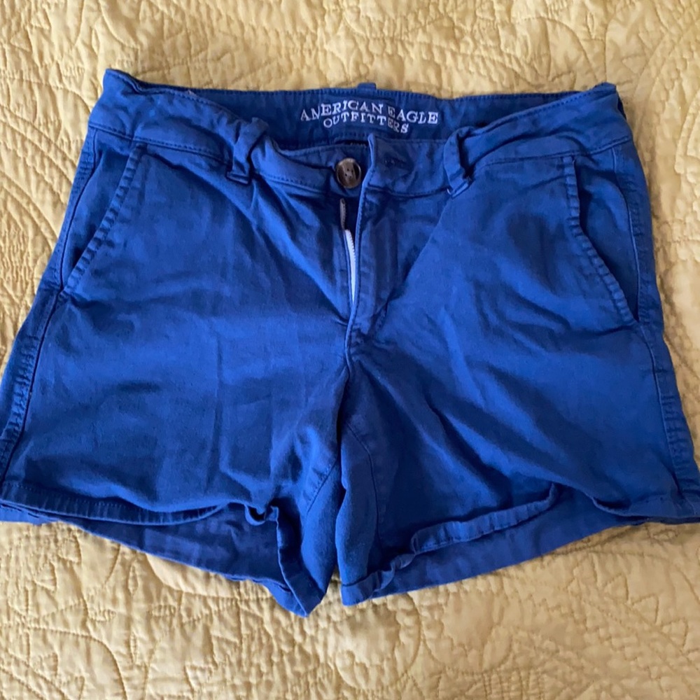 SALE🌿 American Eagle Midi Shorts